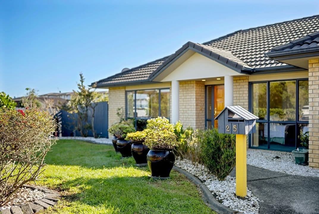 25 Aclare Place, East Tāmaki, sold by Angus Chan