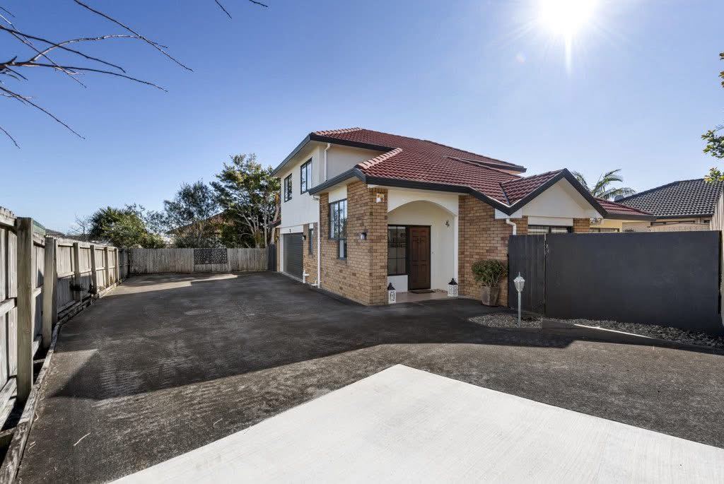 2/4 Dromora Close, Dannemora, sold by Angus Chan