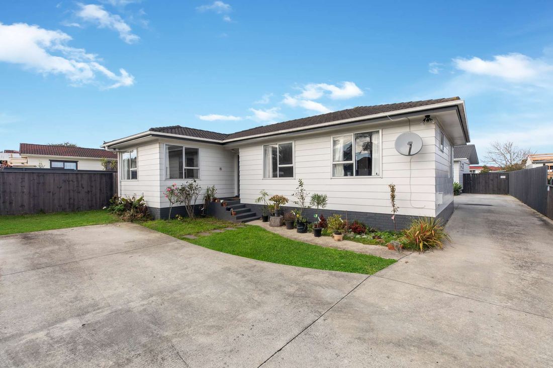13 Harwell Place, Māngere, sold by Angus Chan