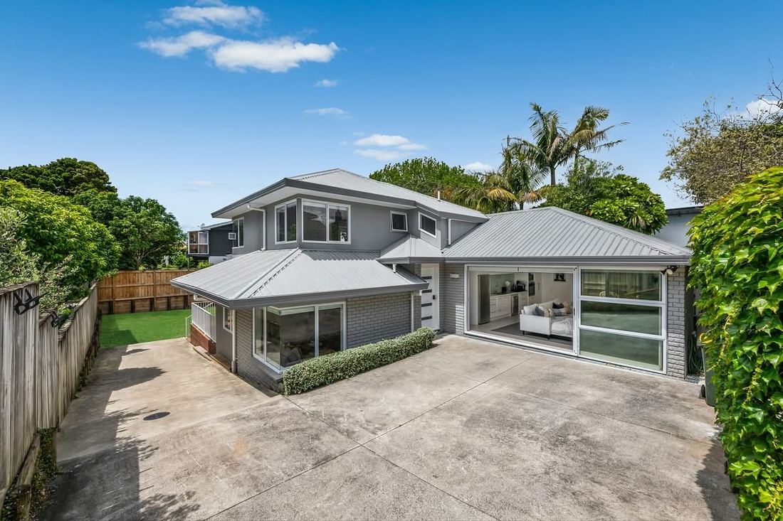2/34 Howe Street, Howick, sold by Angus Chan