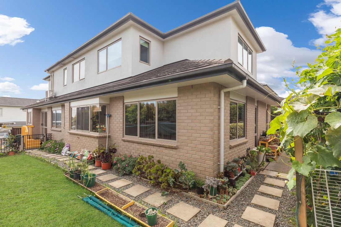 5 Kouras Place, Flat Bush, sold by Angus Chan