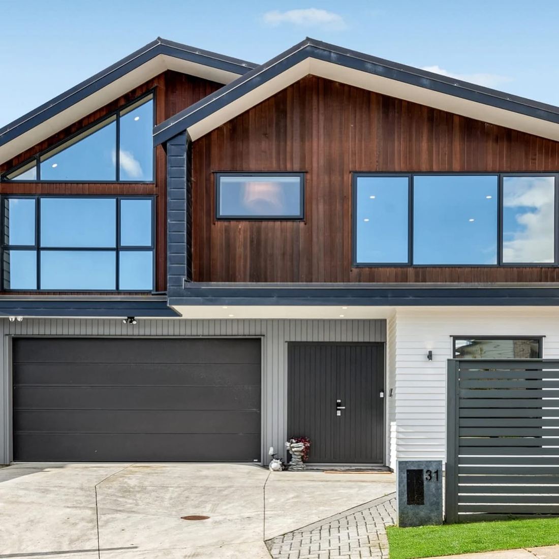 31 Meadowridge Drive, Flat Bush, sold by Angus Chan