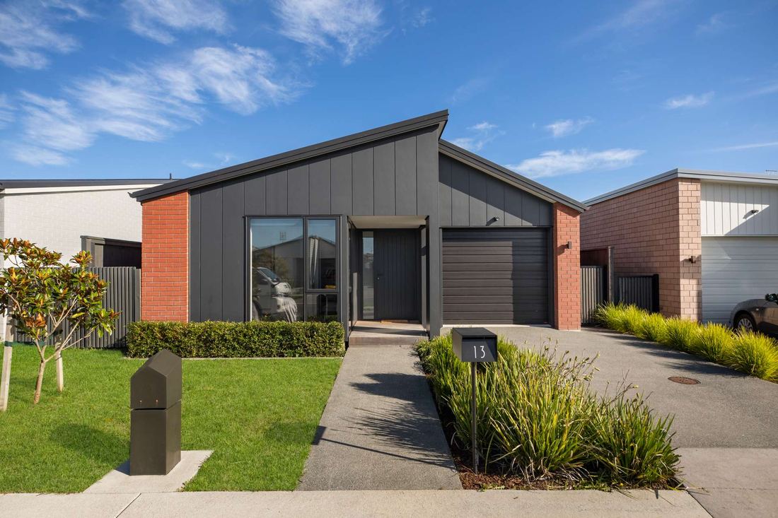 13 Sierra Way, Ramarama, sold by Angus Chan