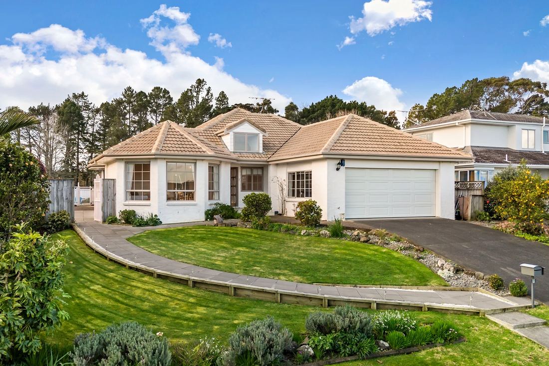 7 The Green, Golflands, sold by Angus Chan