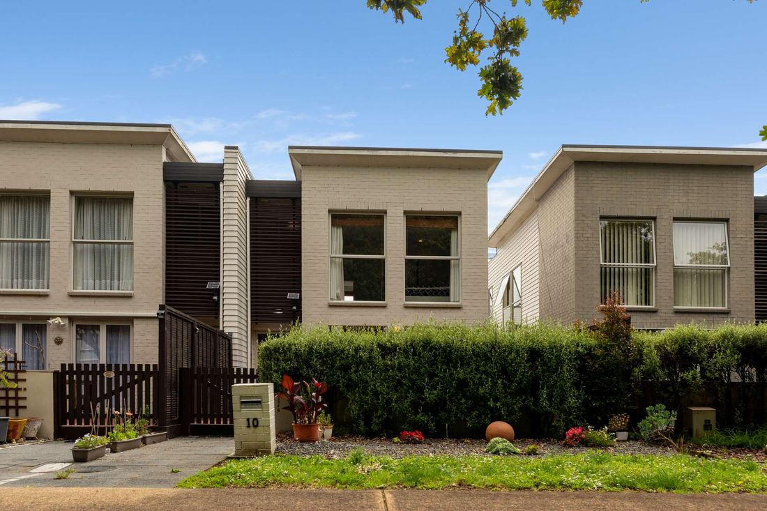 10 Zabeel Crescent, Takanini, sold by Angus Chan